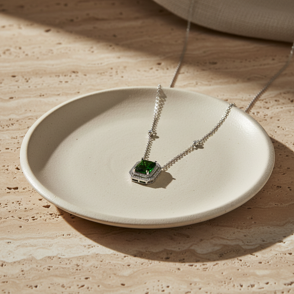 Diamond Style Emerald Color Silver Necklace