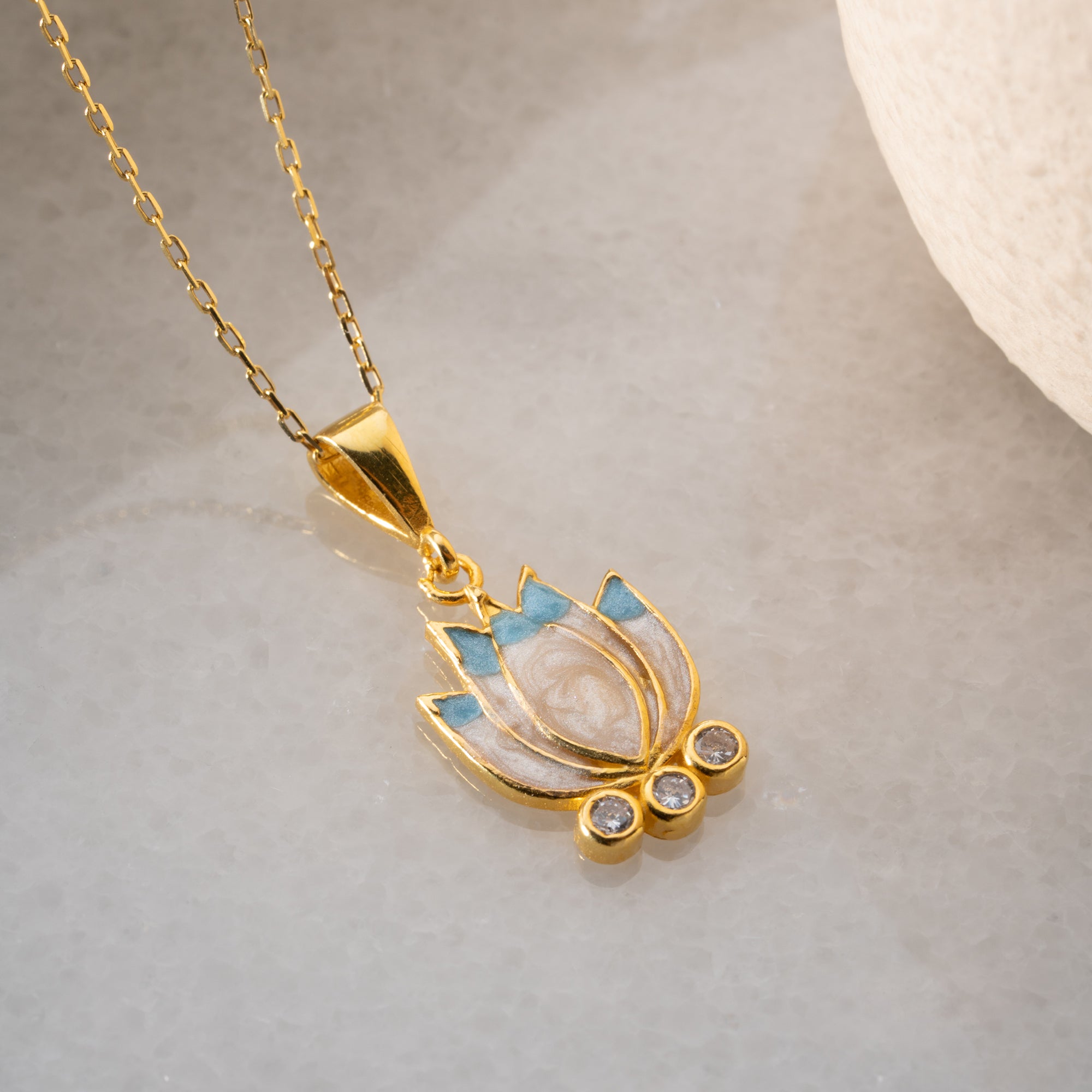 Lotus Çiçeği Mineli Kolye | 925 Ayar Gümüş