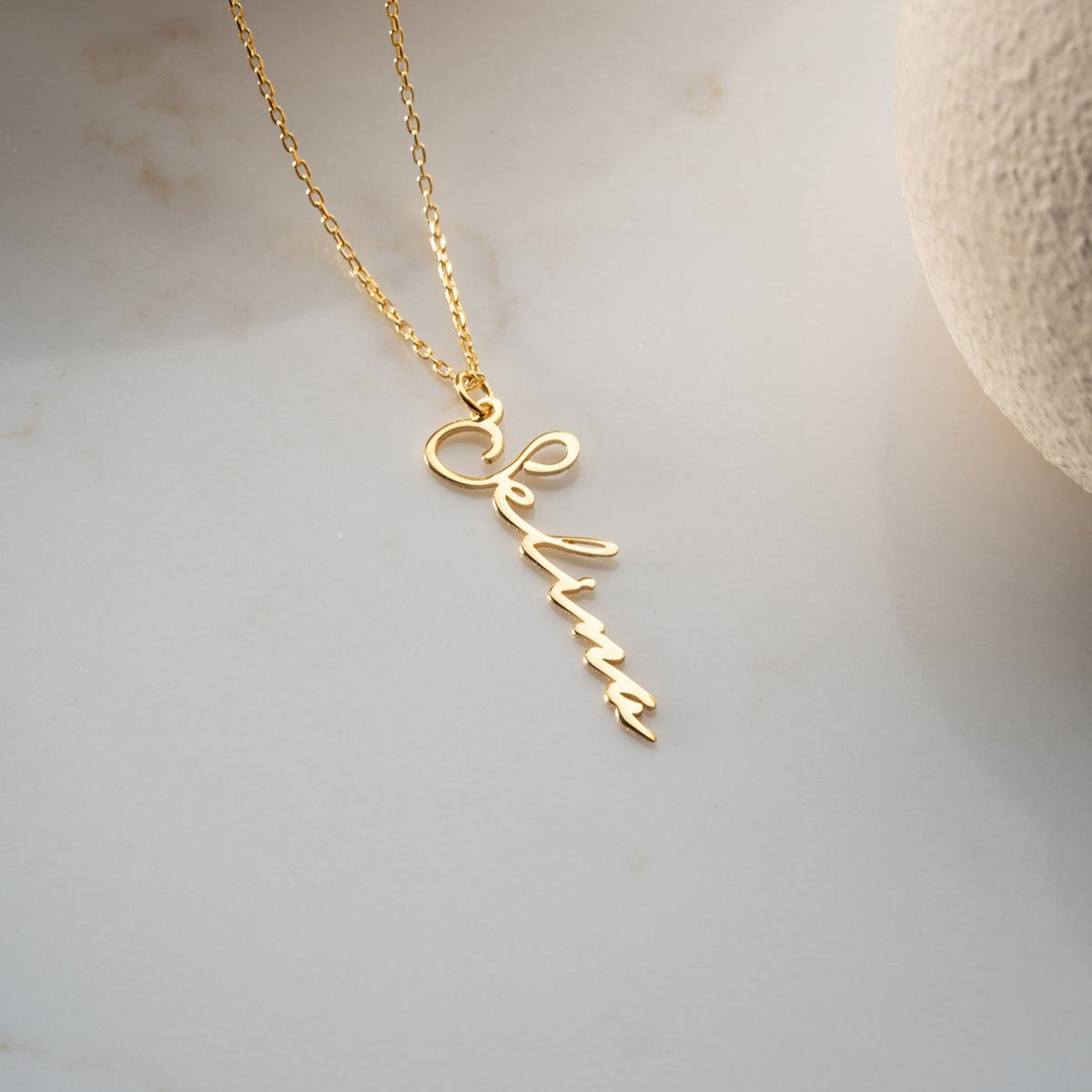 Collier en argent nommé écriture