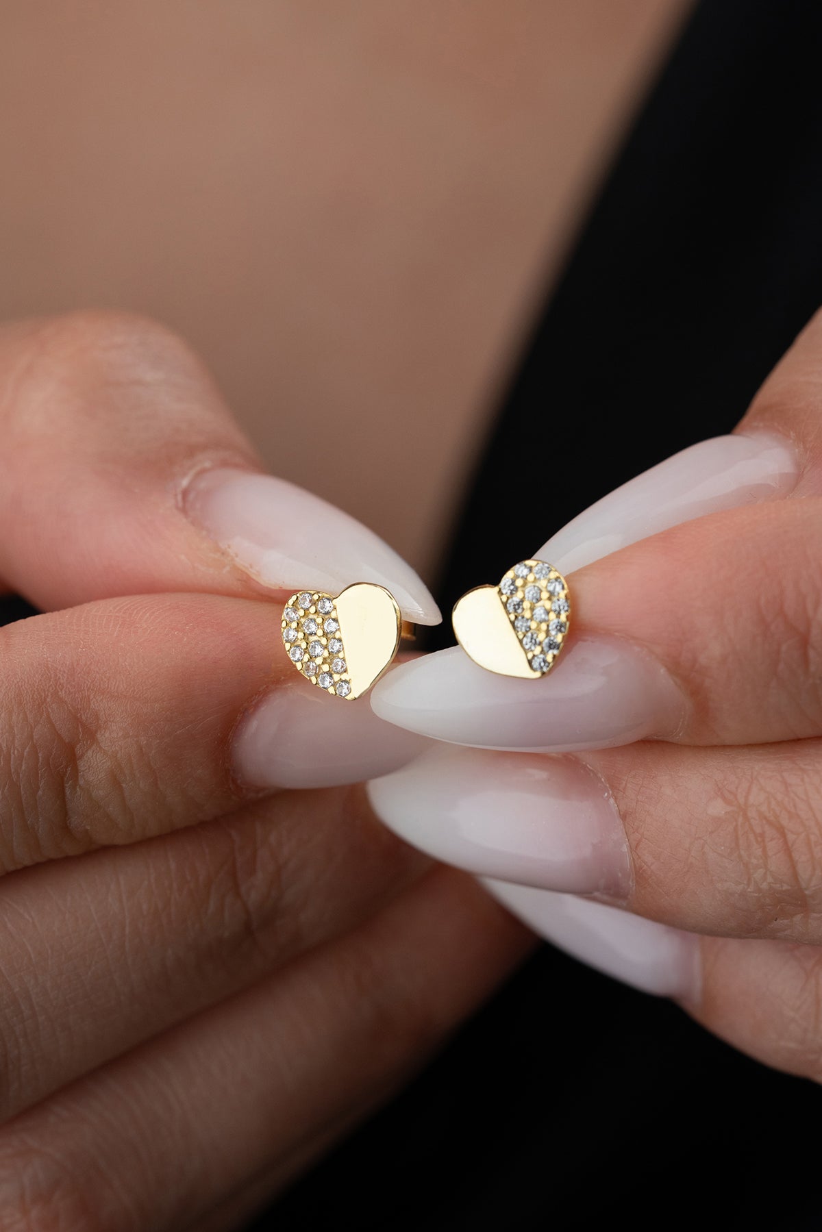 Kalp Figürlü Minimal Küpe