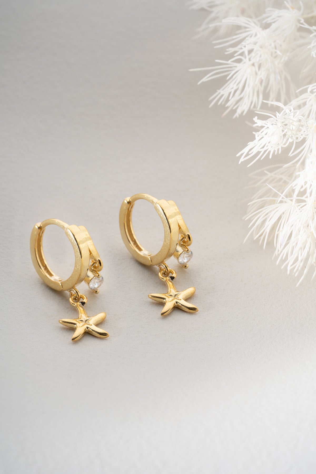 Elegant Hoop Earrings with Starfish Figures