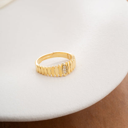 Zarif Taşlı Yüzük – 925 Ayar Gümüş