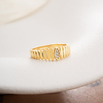 Zarif Taşlı Yüzük – 925 Ayar Gümüş