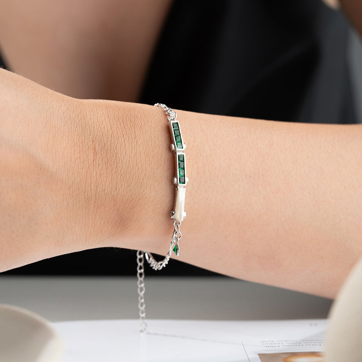 Green Stone Detail Silver Chain Bracelet