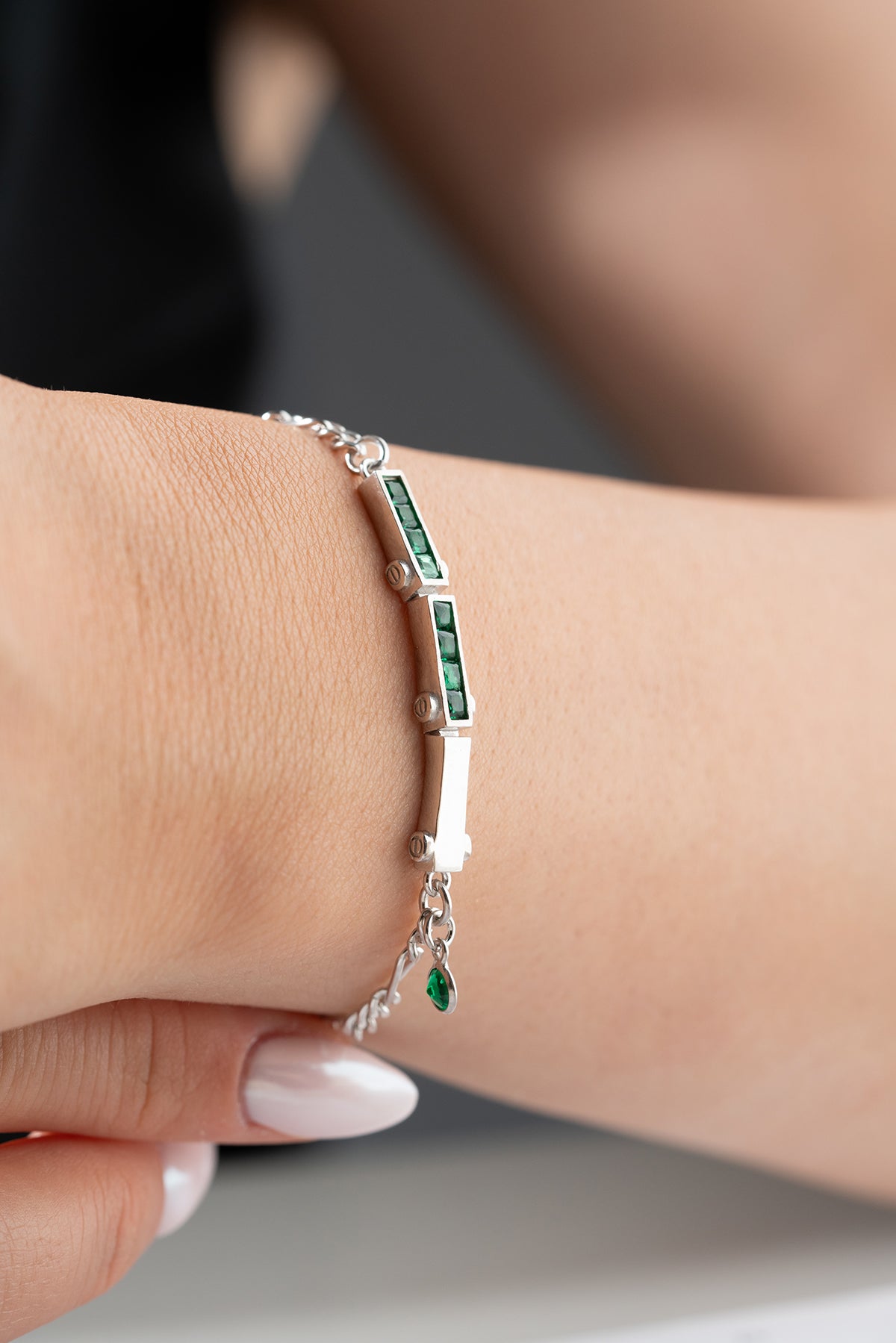 Green Stone Detail Silver Chain Bracelet