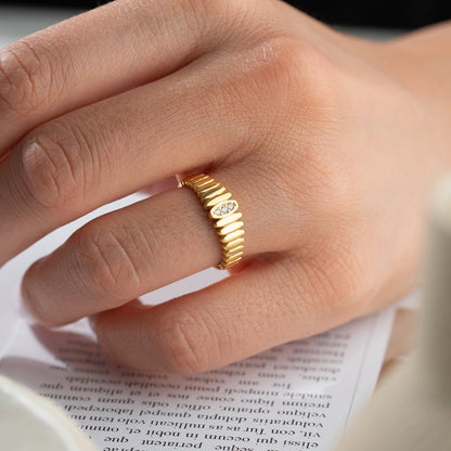 Zarif Taşlı Yüzük – 925 Ayar Gümüş