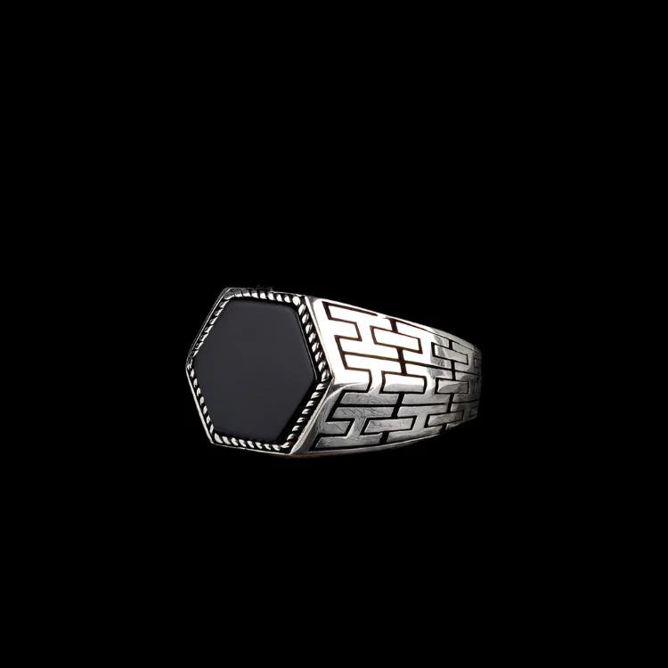 Herrenring aus Silber mit schwarzem Onyxstein