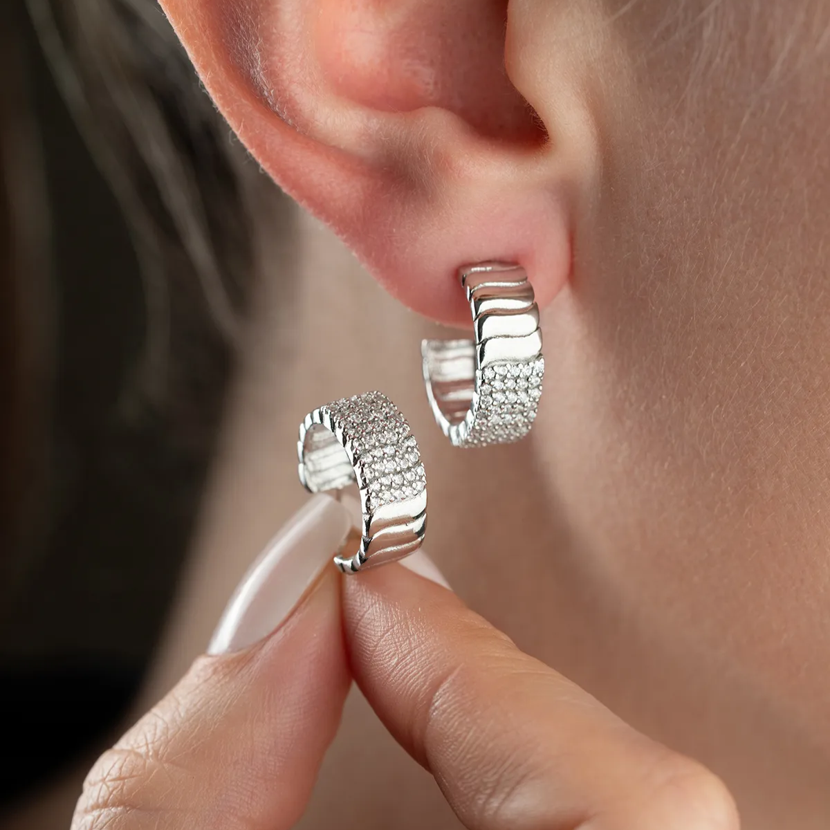 925er Silber Creolen mit Zirkoniasteinen & Struktur