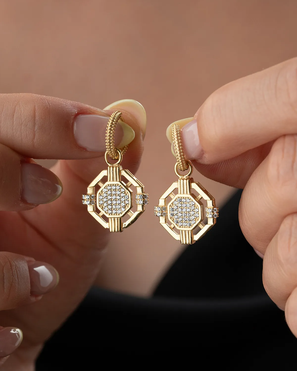 Geometrik Taşlı Küpe