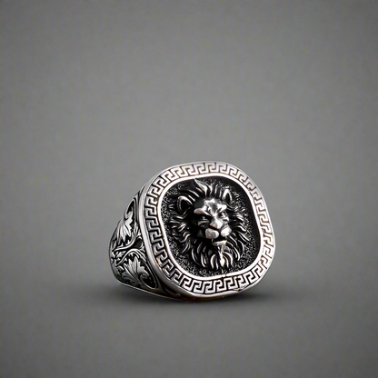 Herrenring mit Löwenkopf aus 925er Silber