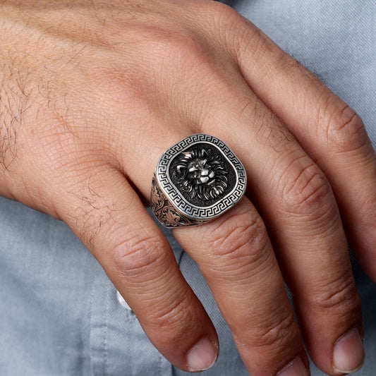 Aslan Figürlü 925 Ayar Gümüş Erkek Yüzük