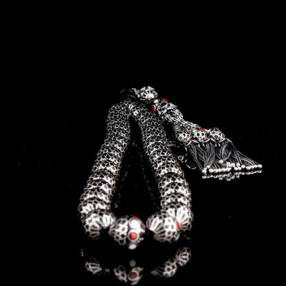 Handgefertigte Kuka-Gebetskette mit 10 mm Perlen – Silbergravur & rot-weiße Emaille

