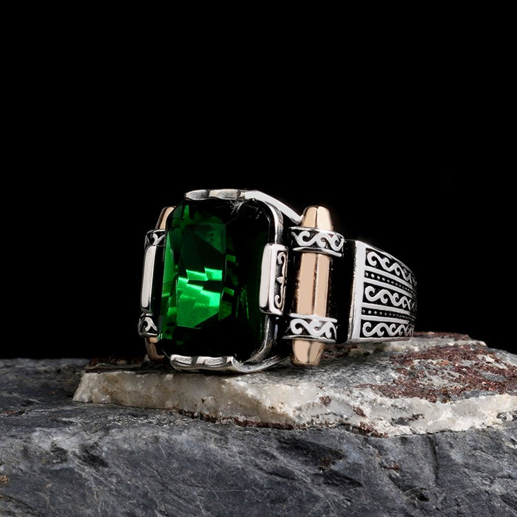 Herrenring aus 925er Silber mit Grünem Zirkonstein

