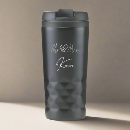 Cup thermos noir nommé personnalisé nommé
